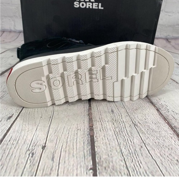 Sorel boots - Picture 3 of 6